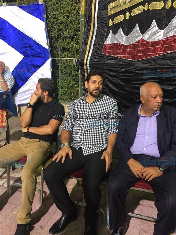 بالصور.. وصول «سمير كمونة» عزاء أحمد ماهر