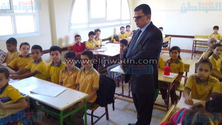 بالصور.. وكيل التعليم ببني سويف يتفقد عدد من المدارس