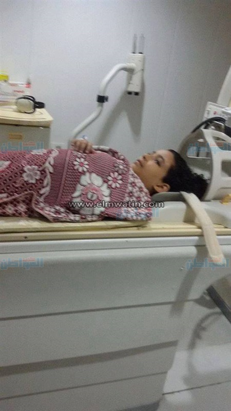 بالفيديو والصور.. مواطن يستغيث بوزير التعليم: "بنتي أصيبت بكسر في الجمجمة"