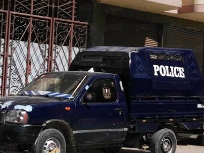 بالصور.."تفتيش الوزراء ذاتيًا وكلبشة سيارة شرطة".. مشاهد تؤكد عبارة السيسي: لا أحد فوق القانون
