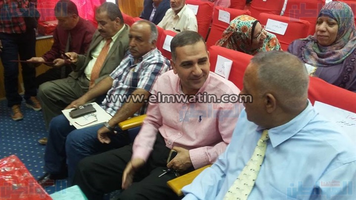 بالصور.. مجلس أمناء الوادي الجديد يكرم أوائل الشهادات 