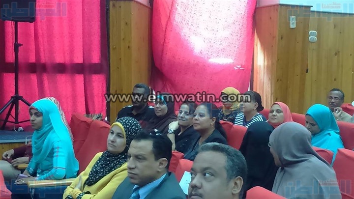 بالصور.. مجلس أمناء الوادي الجديد يكرم أوائل الشهادات 