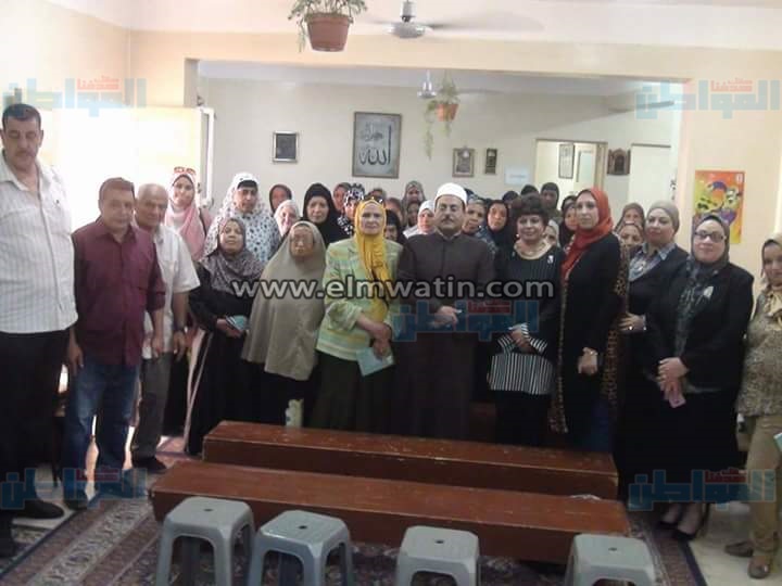 بالصور.. "القومي للمرأة" يناقش مشاكل السيدات بحي الديري ببني سويف 