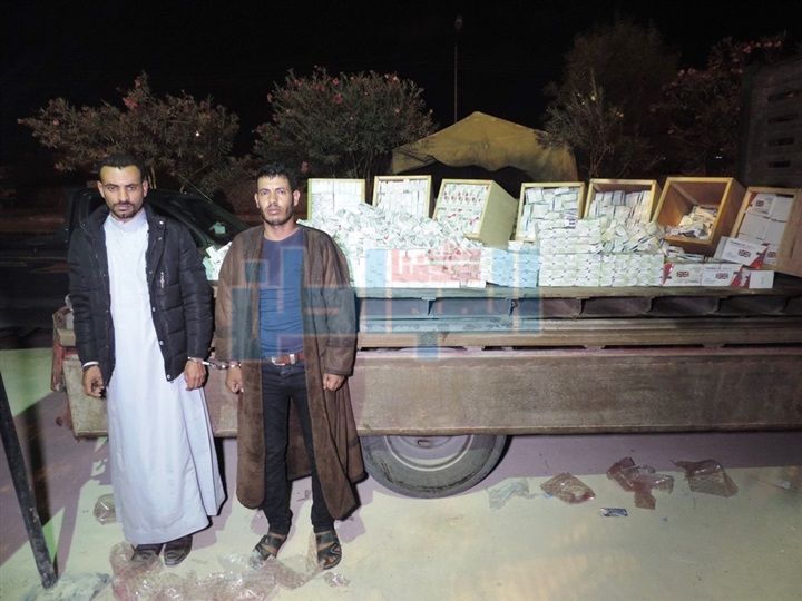 بالصور.. ضبط 235 ألف قرص "ترامادول" بحوزة شخصين بمطروح
