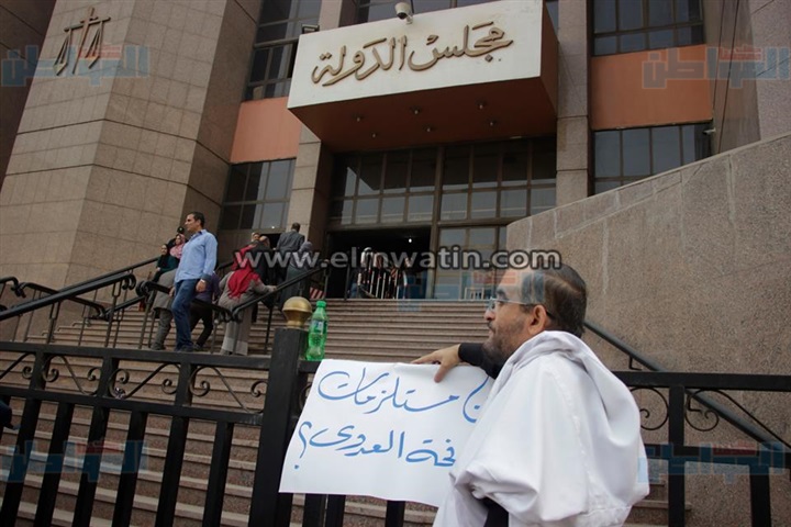 ألبوم صور لوقفة "الأطباء" أمام مجلس الدولة لتحسين بدل العدوى