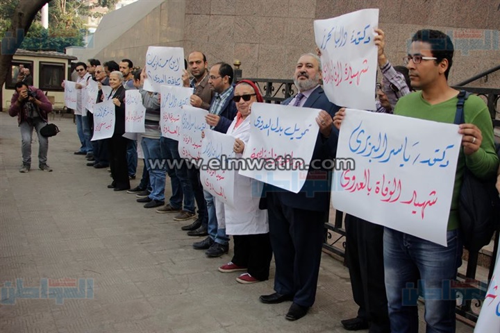 ألبوم صور لوقفة "الأطباء" أمام مجلس الدولة لتحسين بدل العدوى