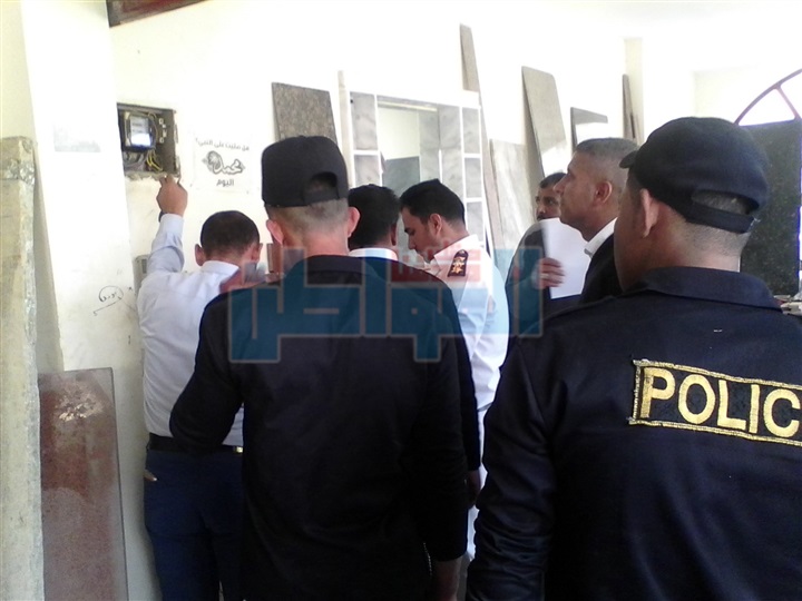غلق وتشميع 35 وحدة تجارية خلال حملة بأكتوبر 