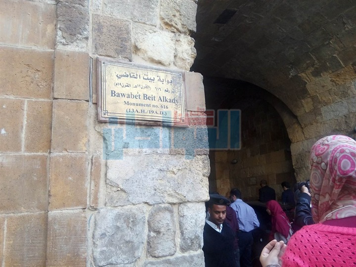 بالصور.. أهم المناطق التي تفقدها وزير الآثار بشارع المعز