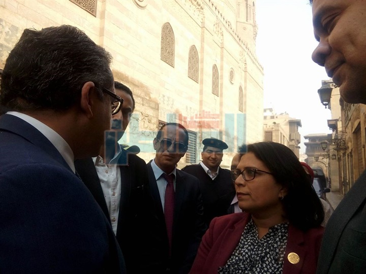 بالصور.. أهم المناطق التي تفقدها وزير الآثار بشارع المعز