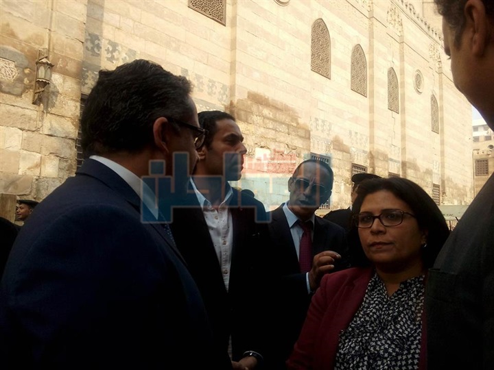 بالصور.. أهم المناطق التي تفقدها وزير الآثار بشارع المعز
