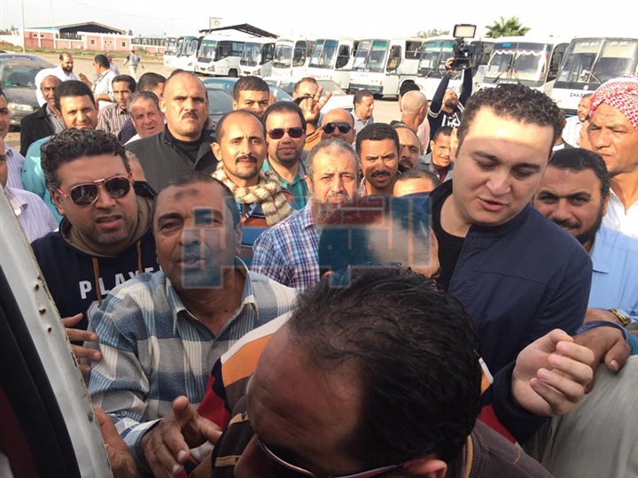 بالصور.. عمال مصنع السكر بكفر الشيخ: "فرق السكر ده في جيب مين"