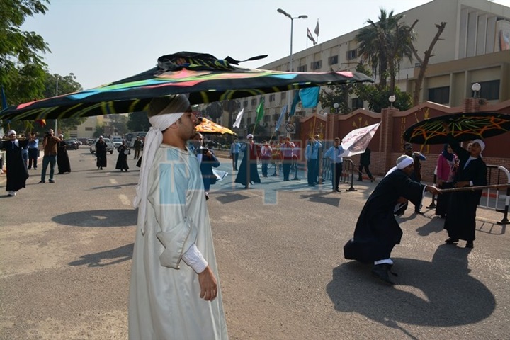 بالصور.. سوهاج تستقبل سفير دولة ألمانيا بفرقة فنون شعبية