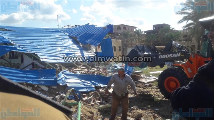 بالصور.. إزالة التعديات على أملاك الدولة بمصيف بلطيم في كفر الشيخ