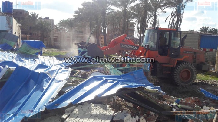 بالصور.. إزالة التعديات على أملاك الدولة بمصيف بلطيم في كفر الشيخ