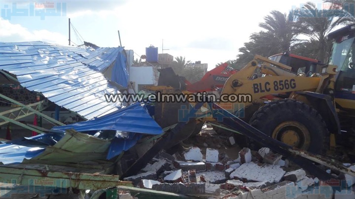 بالصور.. إزالة التعديات على أملاك الدولة بمصيف بلطيم في كفر الشيخ