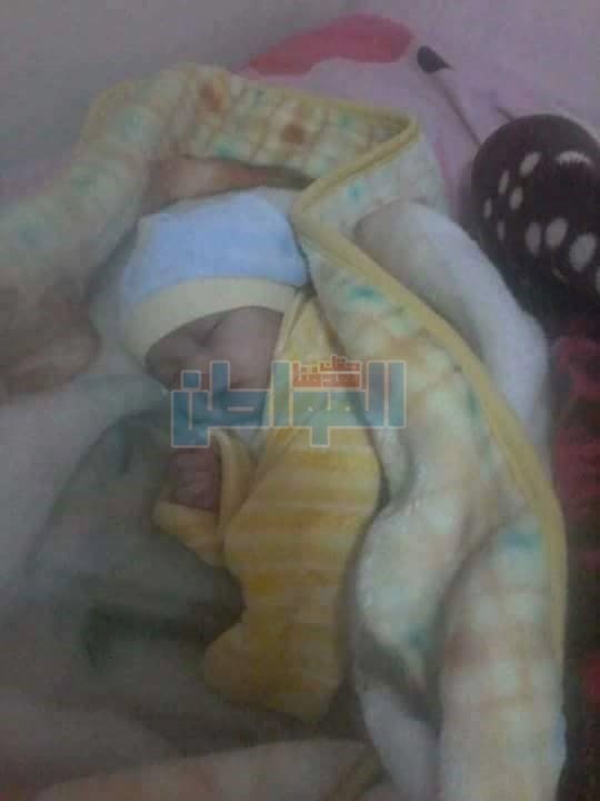 بالصور.. استغاثة للبحث عن أهالي طفل رضيع مفقود