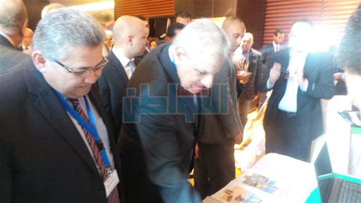 بالصور.. "محلب" يفتتح معرض الهندسة الإنشائية بالإسكندرية