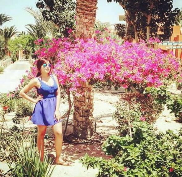 سارة سلامة بفستان فاضح على "الانستجرام"