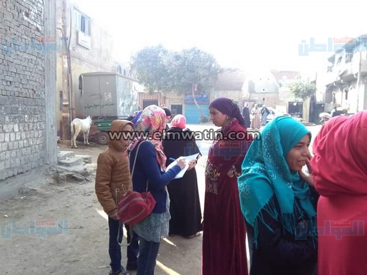 بالصور.. "قومي المرأة" يواصل رصد مشاكل قري مركز ناصر ببني سويف