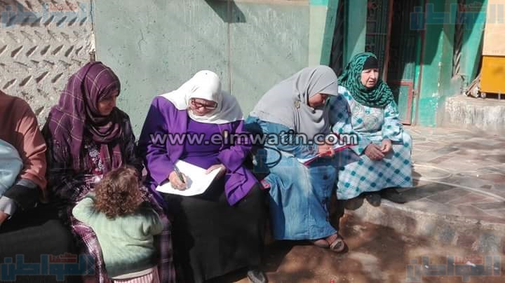 بالصور.. "قومي المرأة" يواصل رصد مشاكل قري مركز ناصر ببني سويف