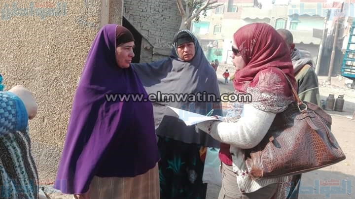 بالصور.. "قومي المرأة" يواصل رصد مشاكل قري مركز ناصر ببني سويف