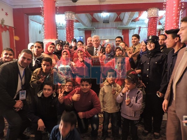 "أمن البحيرة" يحتفل بالأطفال الأيتام في نادي الشرطة بدمنهور