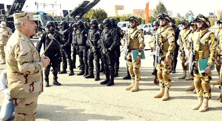 رئيس الأركان يشهد الأنشطة التدريبية للوحدات الخاصة والصاعقة