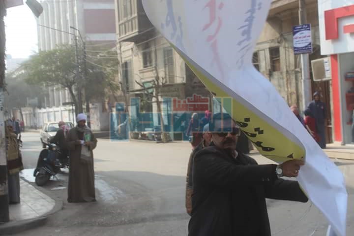 بالصور... إزالة 54 إعلانا بدون ترخيص في شوارع بني سويف