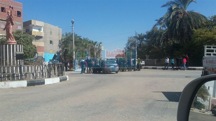 بالصور.. إصابة طالبين أثناء عودتهم من الامتحانات في حادث تصادم بمدينة الخارجة