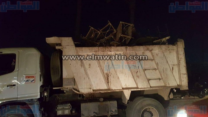 بالصور.. حملة ليلية على الكافيهات وإزالة الإشغالات بشارع فيصل واللبيني