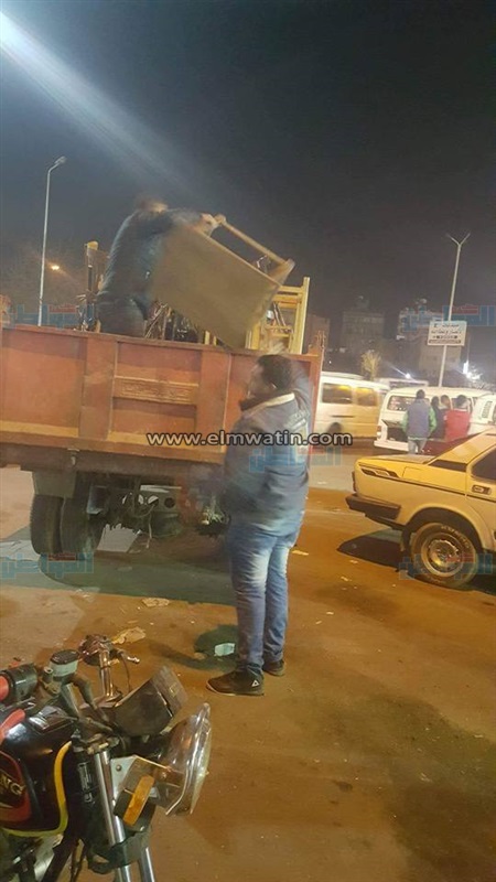 بالصور.. حملة ليلية على الكافيهات وإزالة الإشغالات بشارع فيصل واللبيني