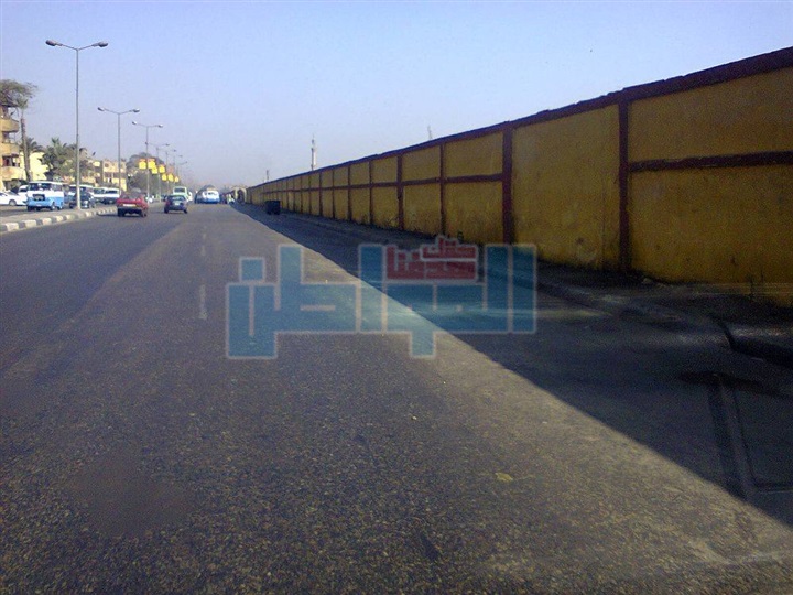 بالصور.. حملة مكبرة لإزالة الإشغالات بحي الساحل