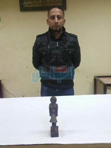 ضبط تمثال حجرى طوله 30 سم بحوزة عاطل في المنيا