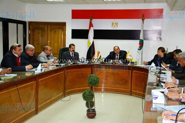 تخصيص أرض بالمنطقة الصناعية لإقامة مصنع سيراميك بغرب جرجا