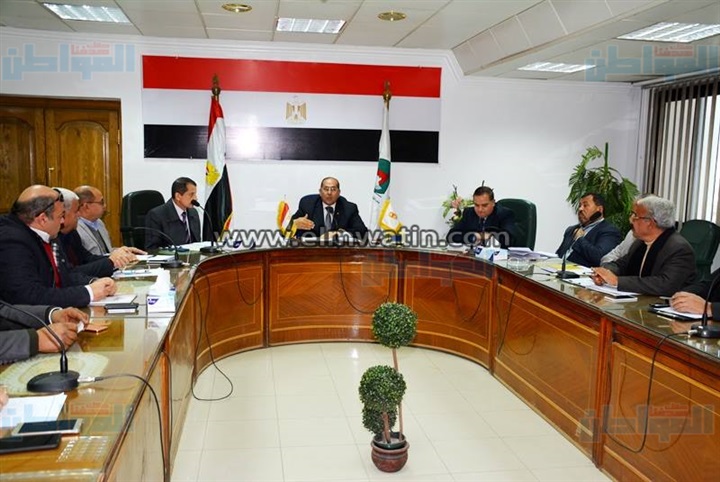 تخصيص أرض بالمنطقة الصناعية لإقامة مصنع سيراميك بغرب جرجا