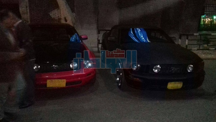 بالصور.. ضبط 4 سيارات مهربة جمركيا تؤجر فى الأفراح داخل معرض في الجيزة