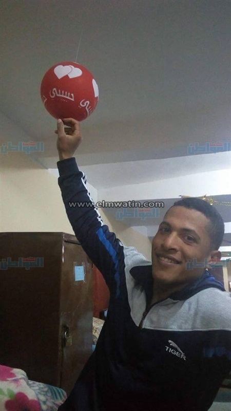 بالصور.. شباب بأحد الهيئات العسكرية يحتفلون بعيد الحب 
