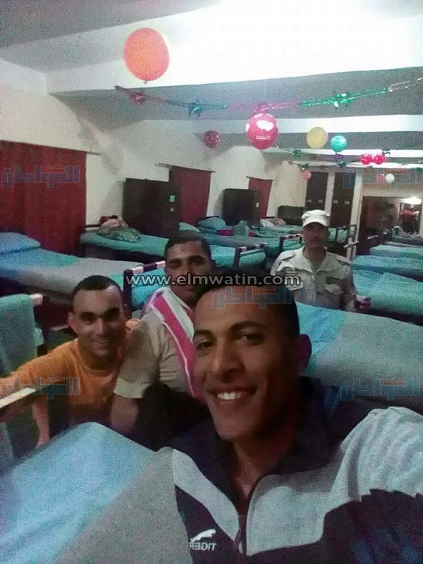 بالصور.. شباب بأحد الهيئات العسكرية يحتفلون بعيد الحب 