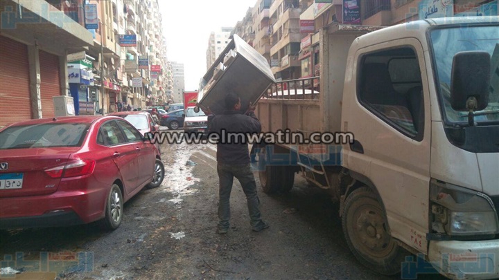بالفيديو والصور.. رئيس حي السلام أول يشن حملة تفتيشية على اللحوم الغير صالحة