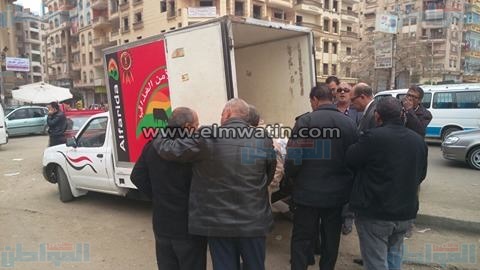 بالفيديو والصور.. رئيس حي السلام أول يشن حملة تفتيشية على اللحوم الغير صالحة