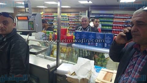 بالفيديو والصور.. رئيس حي السلام أول يشن حملة تفتيشية على اللحوم الغير صالحة