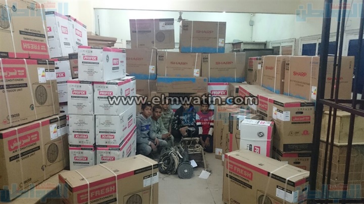 بالصور.. سقوط تشكيل عصابي سرق 44 جهاز "تكييف" من مخزن بسوهاج