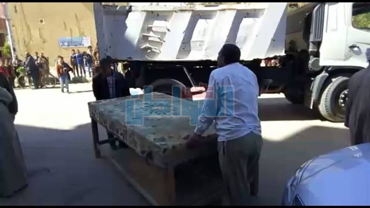 بالصور.. مركز الخارجة يواصل تنفيذ مبادرة "إعادة الانضباط للشارع" 