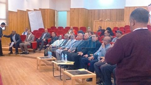 بالصور.. لجنة وزارية لتقييم الفائز بمسابقة البرلمان المدرسية بالوادي الجديد
