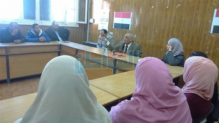 بالصور.. "إعداد الكوادر الشبابية للمشاركة في المحليات" ندوة بالخارجة