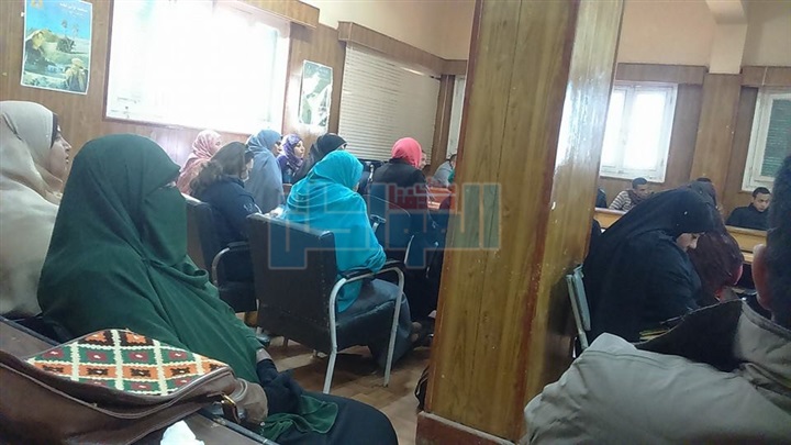 بالصور.. "إعداد الكوادر الشبابية للمشاركة في المحليات" ندوة بالخارجة