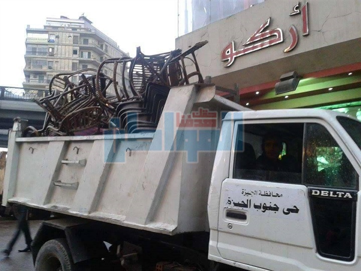 بالصور.. حملة مكبرة لإزالة الإشغالات بحي جنوب الجيزة