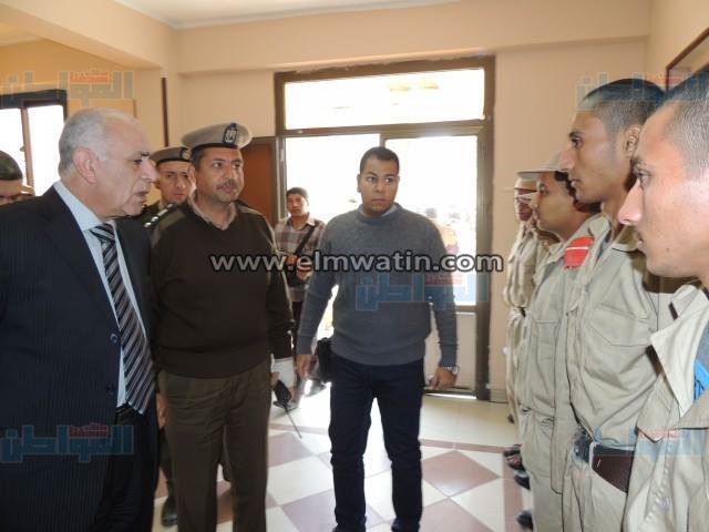 بالصور.. مدير أمن المنيا يتفقد الحملات الانضباطية بشوارع المدينة