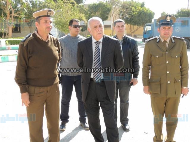 بالصور.. مدير أمن المنيا يتفقد الحملات الانضباطية بشوارع المدينة