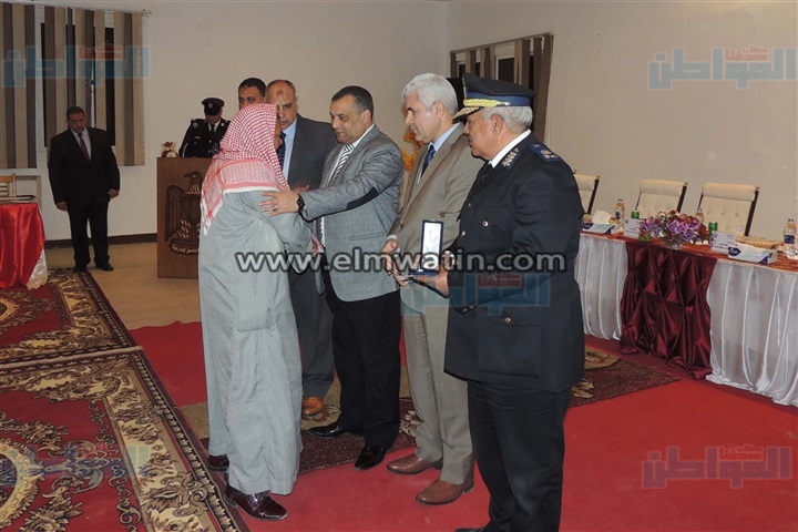 بالصور.. مديرية أمن السويس تكرم أسر شهداء الشرطة